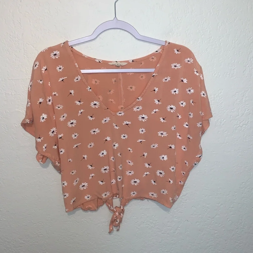 Sim & Sam Front Tie Peach Floral Short Sleeve Crop Top Size Medium